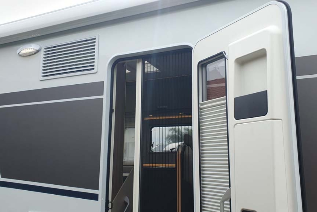 Carado I447 PRO Plus