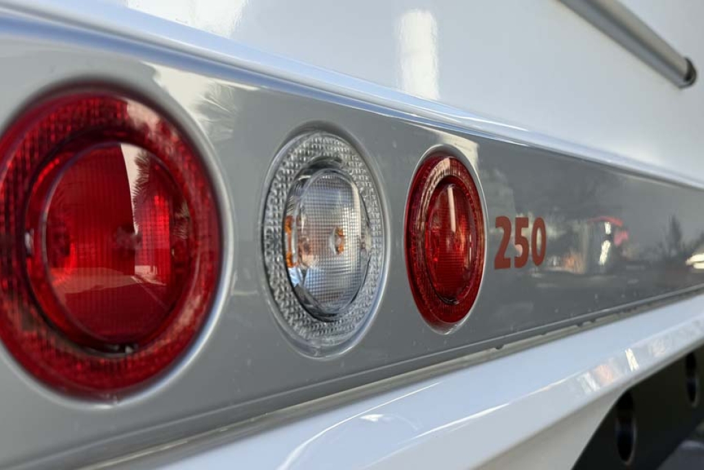 Challenger 250 Break Edition