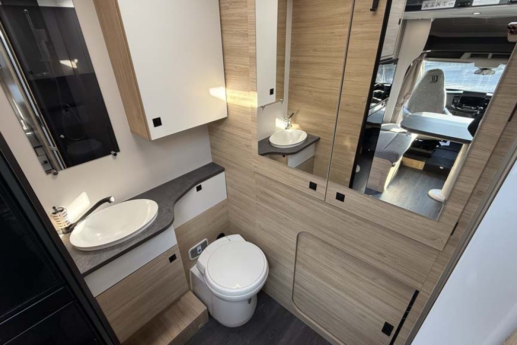 Challenger 250 Break Edition