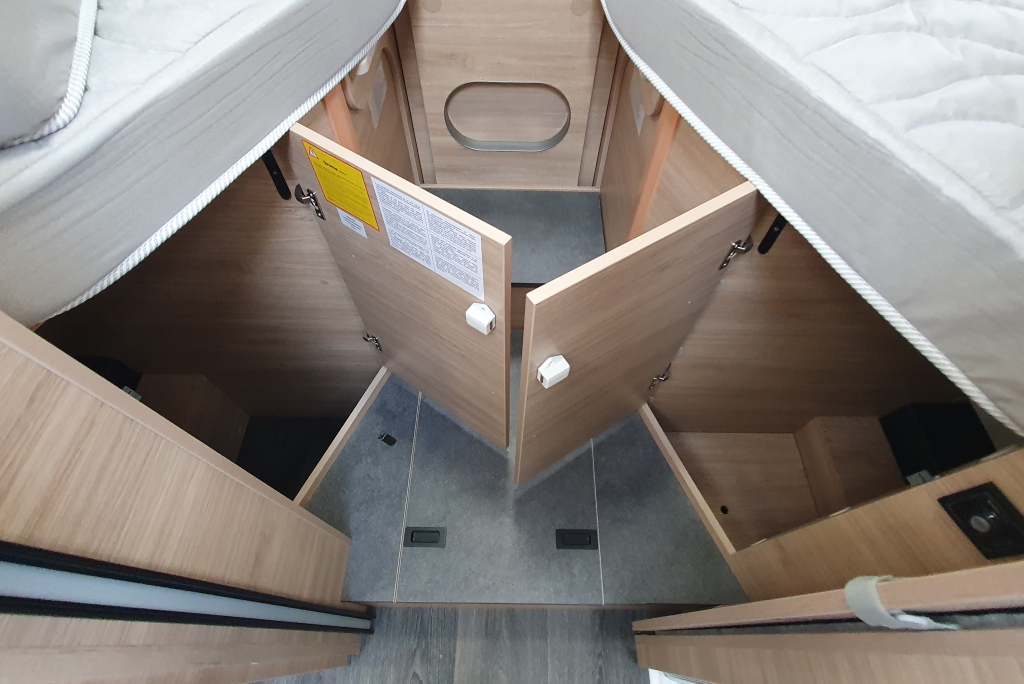 Challenger 337 Break Edition