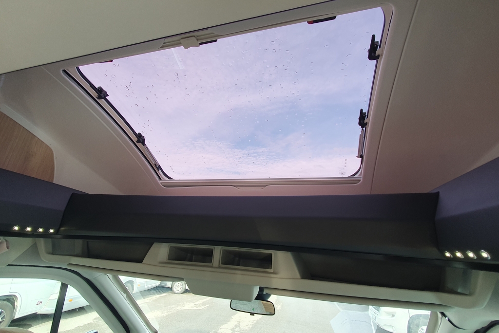 Challenger 337 Break Edition