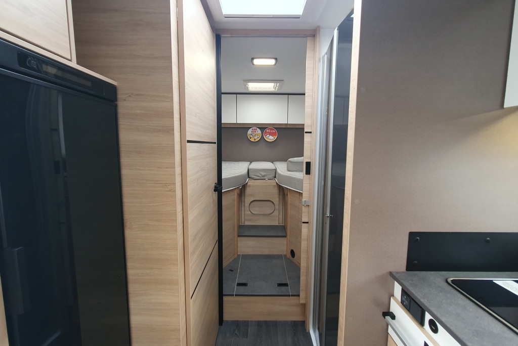 Challenger 337 Break Edition