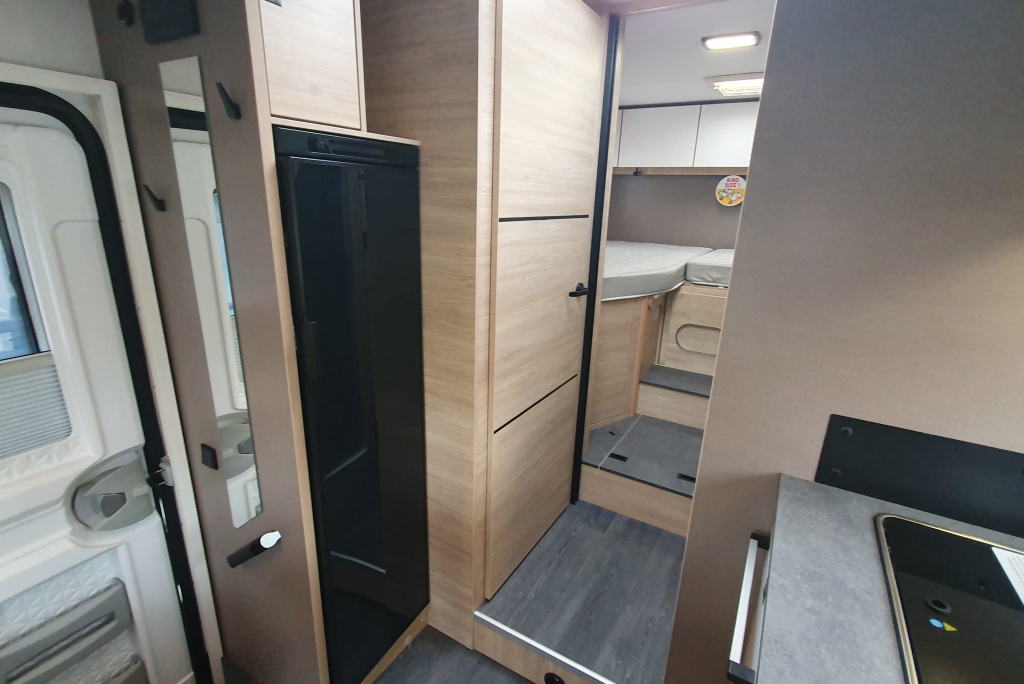 Challenger 337 Break Edition