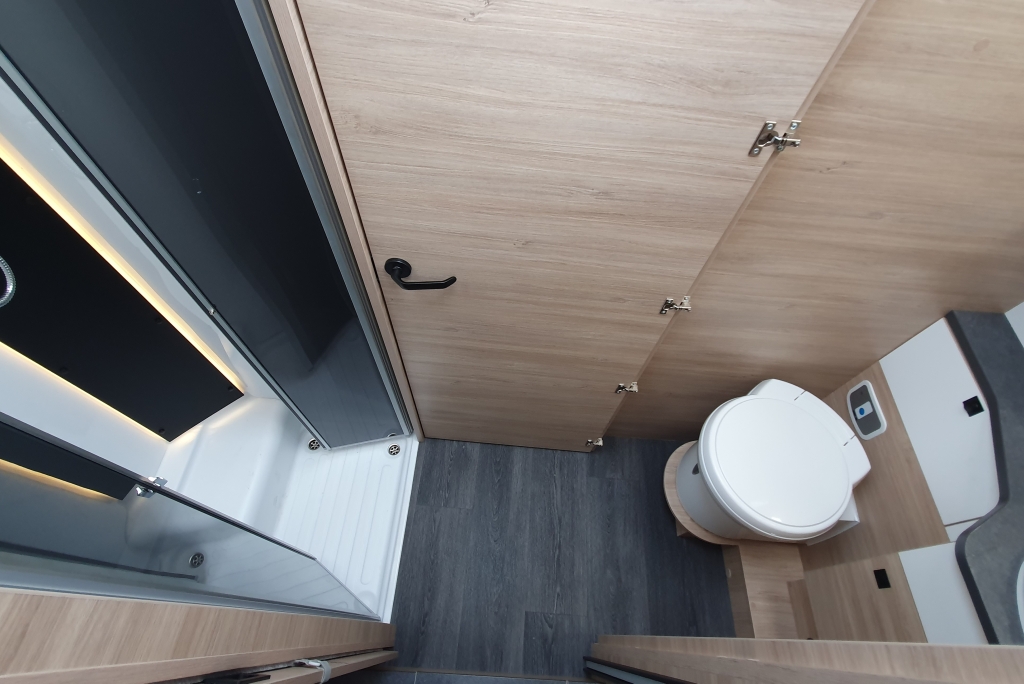 Challenger 337 Break Edition