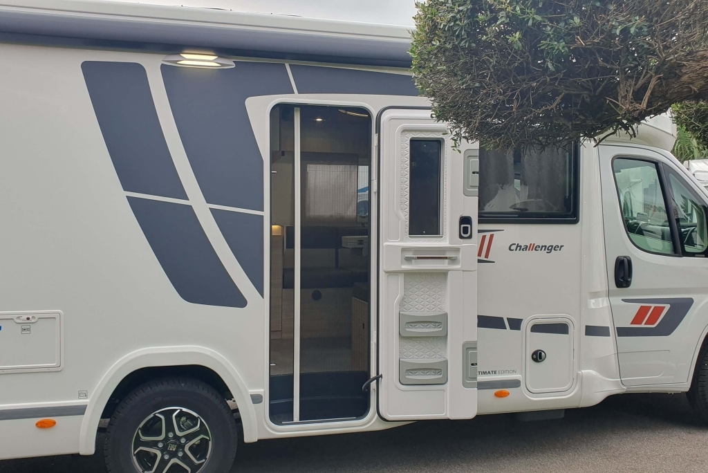 Challenger 260 Ultimate Edition Automatico 2026