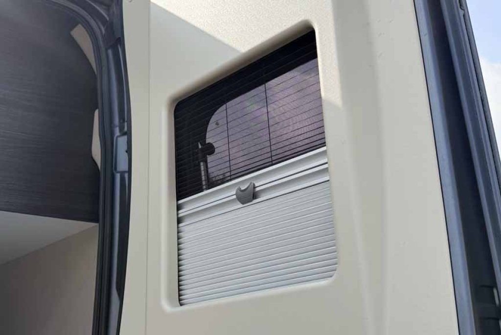 Benimar Benivan B144