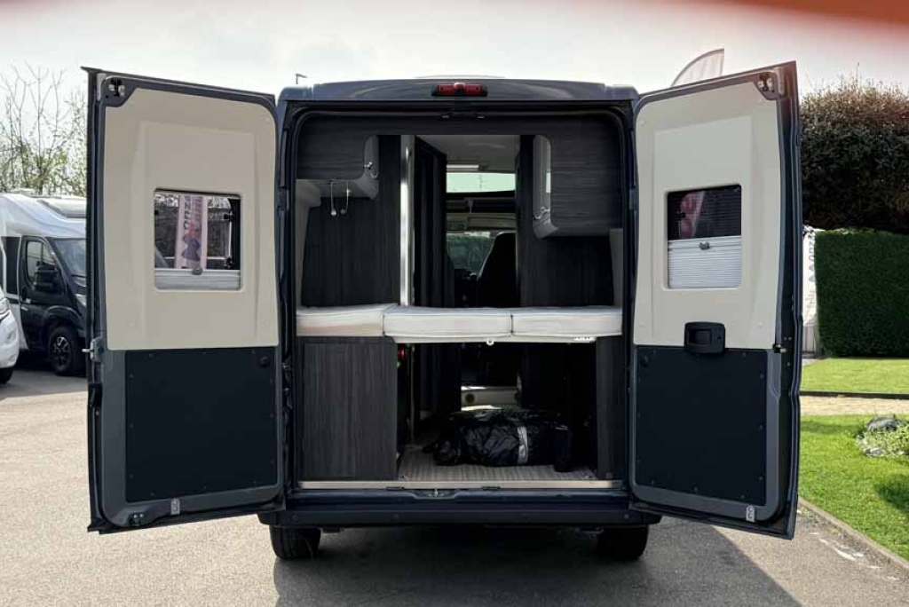 Benimar Benivan B144