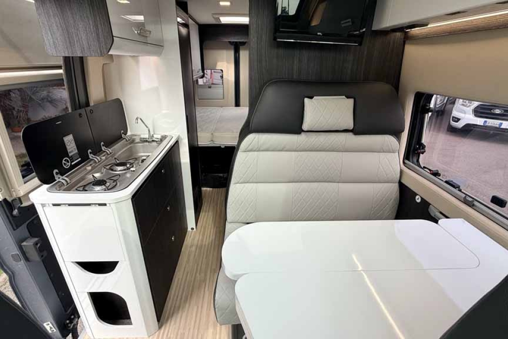 Benimar Benivan B144