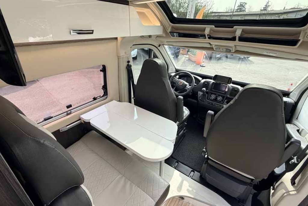 Benimar Benivan B144