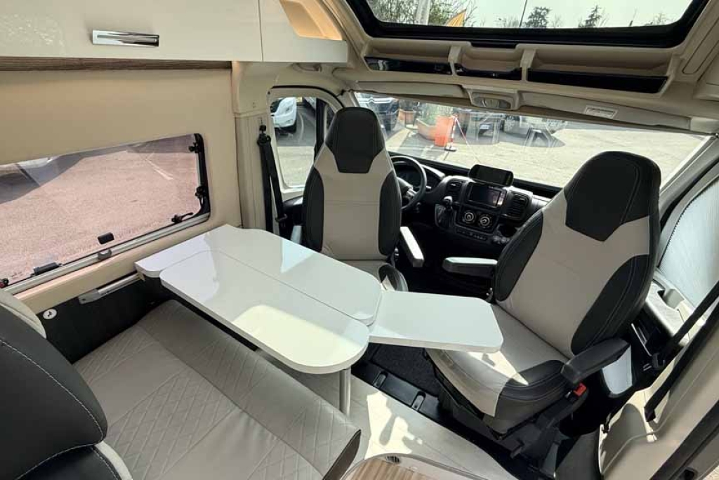 Benimar Benivan B144