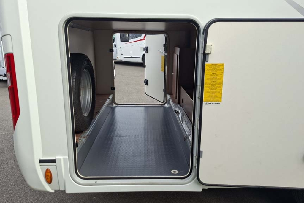 Adria Matrix M680 SP