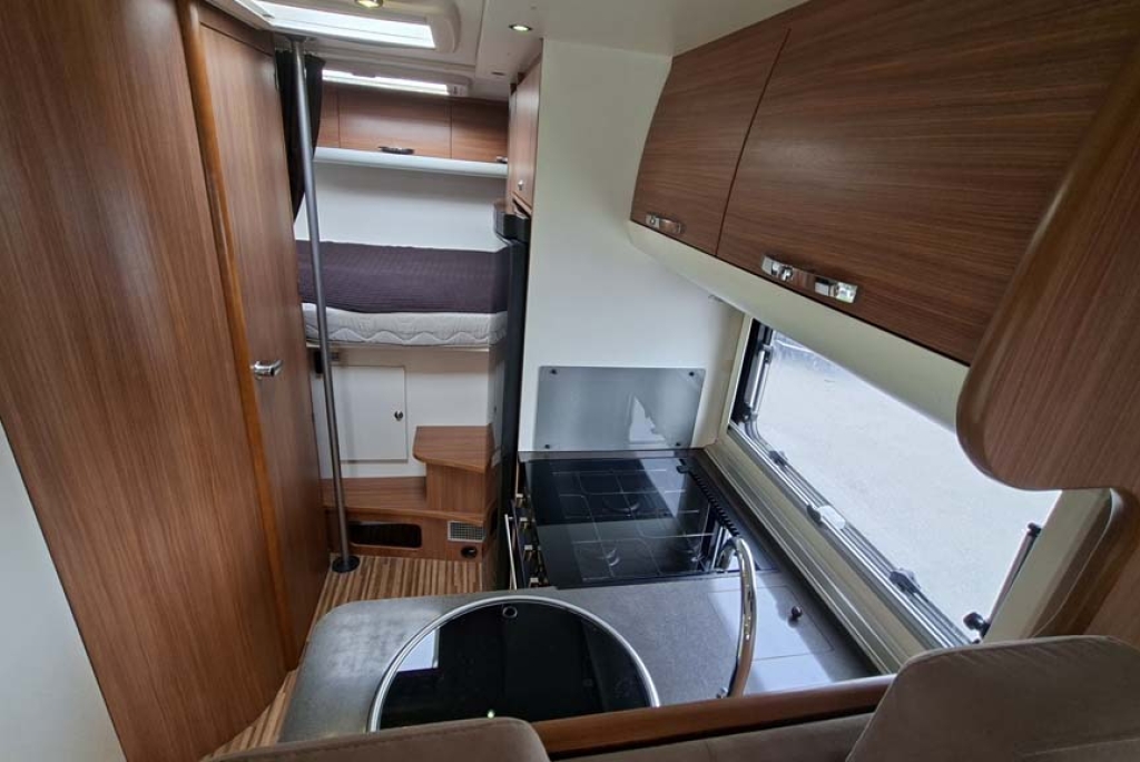 Adria Matrix M680 SP