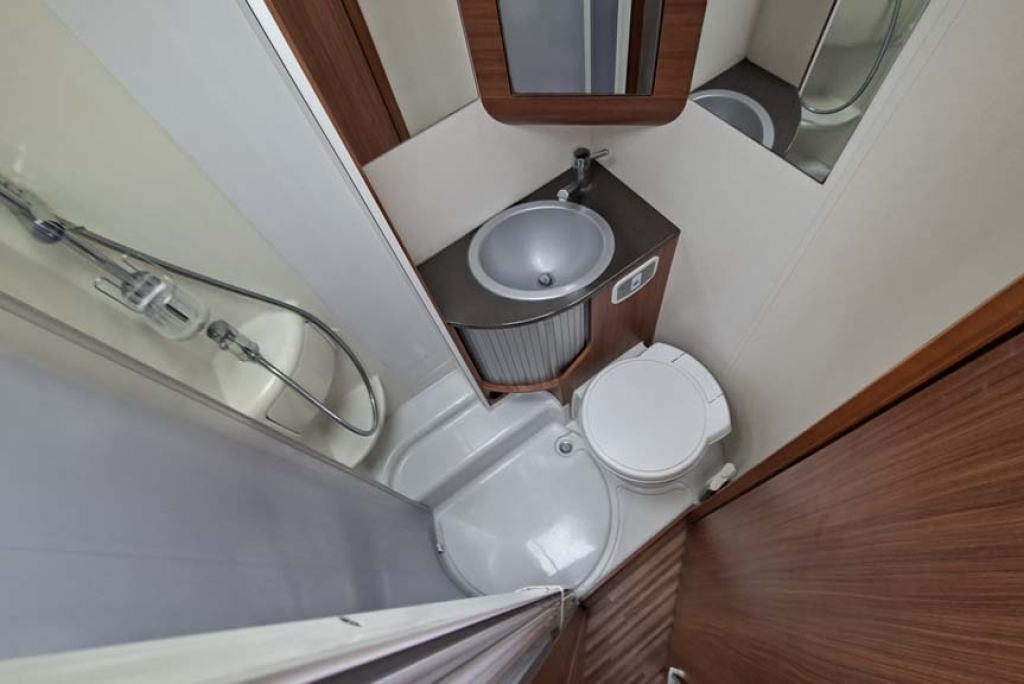 Adria Matrix M680 SP