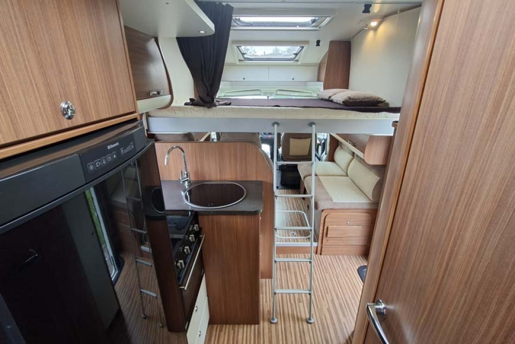 Adria Matrix M680 SP