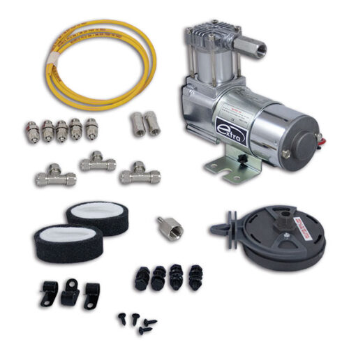 Kit compressore e raccordi ExtraTOP installato su telaio camper, focus su connessioni robuste.