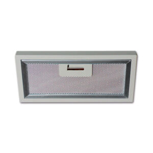 CAP02_1 Cappa aspirante 5 W con filtro estraibile installata in una cucina di camper moderna, mostrando il design compatto e la finitura neutra.