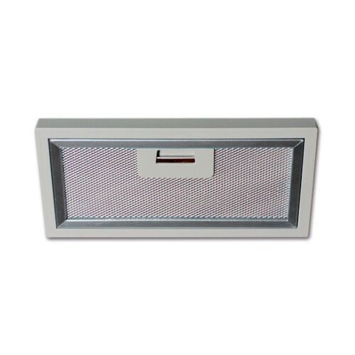 Cappa aspirante 5 W con filtro estraibile installata in una cucina di camper moderna, mostrando il design compatto e la finitura neutra.