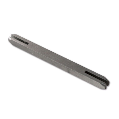 CHR050_1 Dettaglio del Quadrello per serrature Q7x7 • 95 mm, mostra la sezione quadrata e la lunghezza, ideale per ricambio serrature camper.