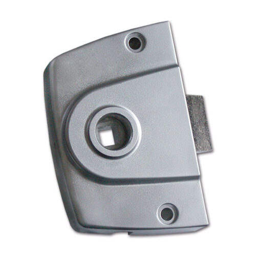 CHR063_1 Dettaglio della serratura T-Lock installata su porta di una toilette per camper, mostrando il meccanismo di chiusura.