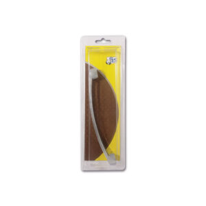 Maniglione silver • 178 mm • blister installato su un camper, offre supporto per l'ingresso.