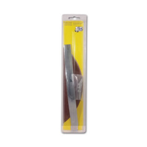 Maniglione cromato 245 mm installato su un camper per accesso facilitato e sicuro.