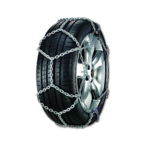 CTN1113_1 Catena da neve RAPID MATIC V5 nr. 113 montata su pneumatico di camper, dettaglio maglie.