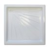 DCP102_1 Piatto doccia in materiale plastico 645x600x50mm installato in un vano doccia di camper, vista dall'alto.