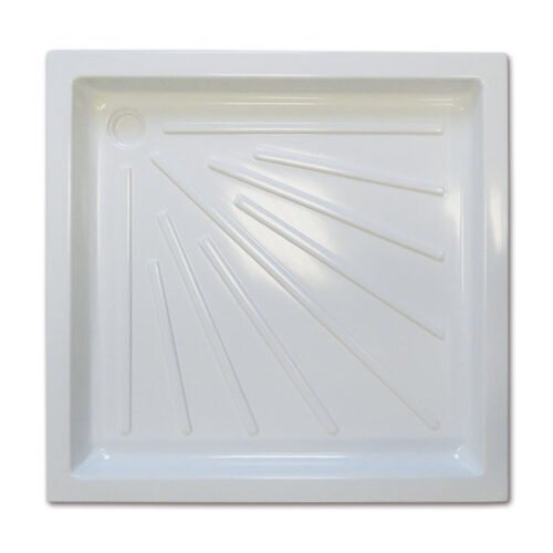 DCP102_1 Piatto doccia in materiale plastico 645x600x50mm installato in un vano doccia di camper, vista dall'alto.