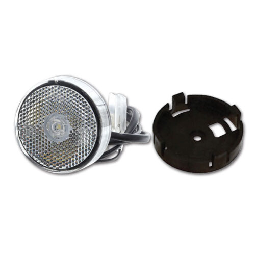 FNL3808_1 Luce ingombro anteriore PL192 installata su camper per visibilità notturna e conformità stradale.