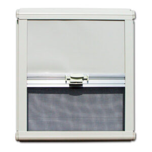 FNT602V_1 Zanzariera/oscurante NRF 450x650 avorio installata su finestra camper, vista interna.