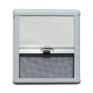 Zanzariera/oscurante NRF 1400x650 grigio installata su finestra camper, protezione insetti e oscuramento.