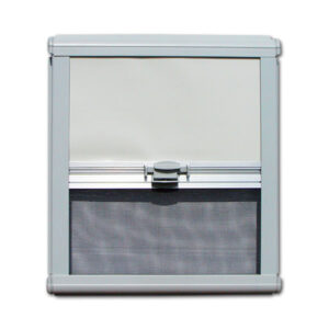 Zanzariera/oscurante NRF grigio 1700x650 installata su finestra di camper, vista interna con protezione luce e insetti.