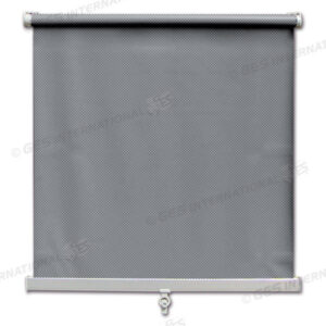 Zanzariera FS 1800x800mm installata su un camper, mostra la rete protettiva e il telaio robusto.