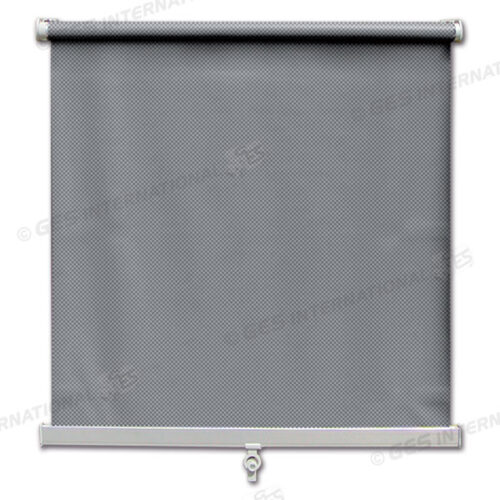 Zanzariera FS 1800x800mm installata su un camper, mostra la rete protettiva e il telaio robusto.