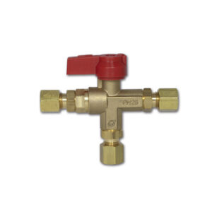 FRN2123_1 Rubinetto a T ad inversione Ø 8 mm per impianti gas di camper e caravan, con raccordi visibili.