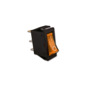 Interruttore arancio compatibile 220 V installato su pannello frigorifero camper.