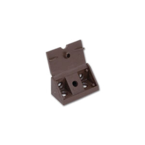 FSM03M_1 Fissamobile 4 fori marrone installato su anta in camper, dettagliato e robusto.