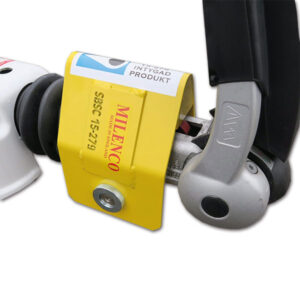 GNT4089_1 Antifurto pesante Swedish Approved installato su giunto a sfera di caravan per massima sicurezza