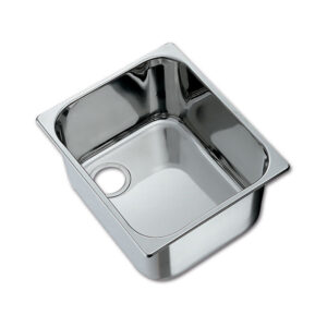 Dettaglio del lavello inox 355 x 260 mm LA1401 montato su un piano di lavoro da camper