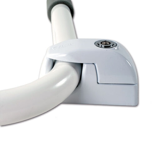 Kit Security Lock FIAMMA S.P.A. installato su porta camper per sicurezza aggiuntiva.