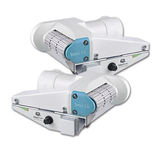 MVC616_1 Dettaglio del mover Easydriver BASIC assale singolo • 1,6T installato sotto una caravan, mostrando i rulli a contatto con il pneumatico.