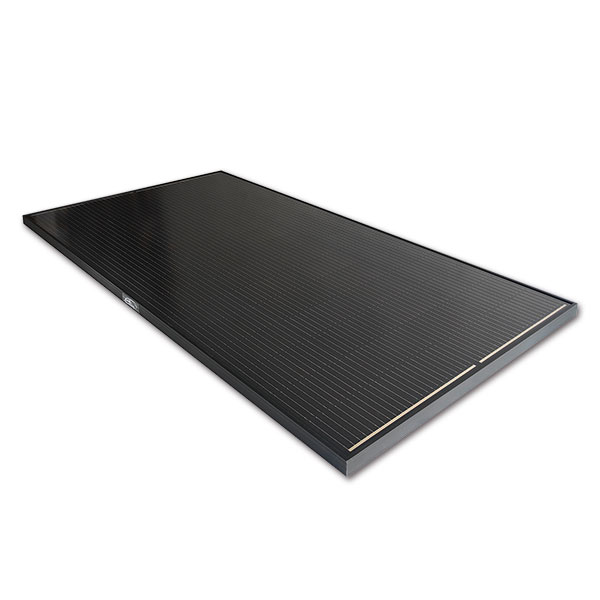 Pannello solare ExtraSUN Nero 300 W per camper e caravan, vista frontale su tetto veicolo ricreazionale.