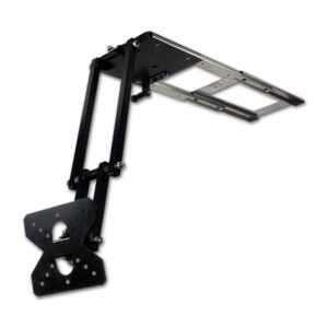 Porta TV a soffitto con 2 bracci estesi in un camper, mostrando la flessibilità di posizionamento.