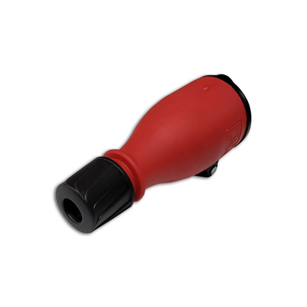 PRB1005_2-1 Immagine ravvicinata della Presa Schuko IP54, mostrando la classificazione IP54 per la protezione da polvere e spruzzi d'acqua, ideale per l'elettricità esterna.