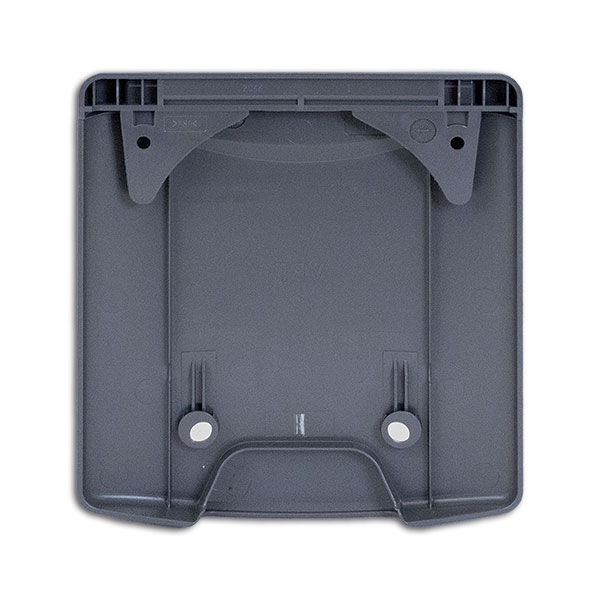 Immagine del coperchio presa esterna acqua grigio, montato su un pannello simulato, che mostra la sua integrazione estetica e funzionale.