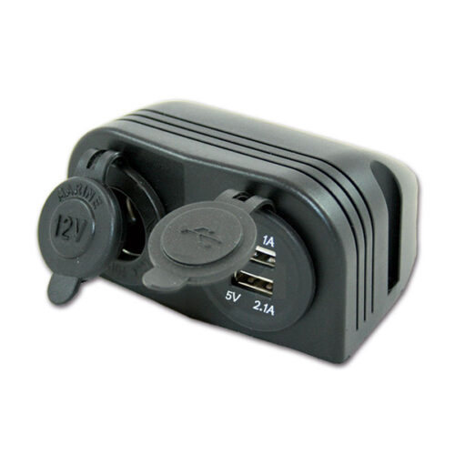 PRS904_1 Dettaglio del Supporto 2 USB con presa 12 V installato su un pannello di controllo di un camper, mostrando le due porte USB e l'ingresso per la presa.
