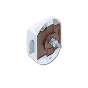 Primo piano del Push-Lock unilaterale bianco, mostrando la sua estetica pulita e la funzionalità del pulsante a pressione per la chiusura di sportelli e cassetti.