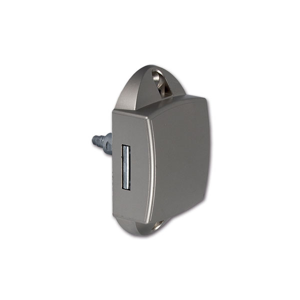 PSH01N_1-1 Dettaglio del Push-Lock unilaterale nichelato satinato installato su un'anta di mobile in camper, mostrando il meccanismo di chiusura a pressione.