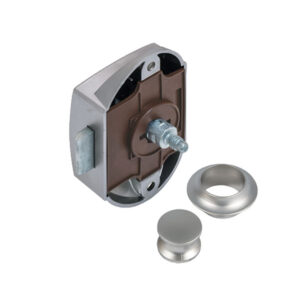 PSH05N_2-1 Dettaglio del Kit Push-Lock con rosetta e pulsante esteso, che mostra la finitura lucida