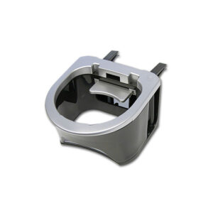 PTB527_1-1 Portabevande doppio con fissaggio a clip installato su un tavolo da camper, mostrando la sua funzionalità e compatibilità.